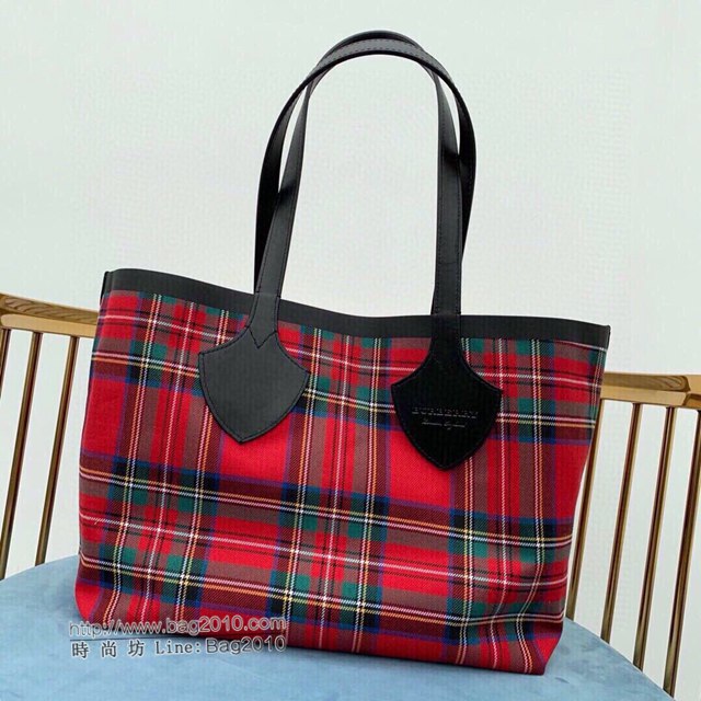 Burberry專櫃新款女包 巴寶莉雙面兩用The Giant-Canvas格紋拼皮革吉安特包/購物包  db1079
